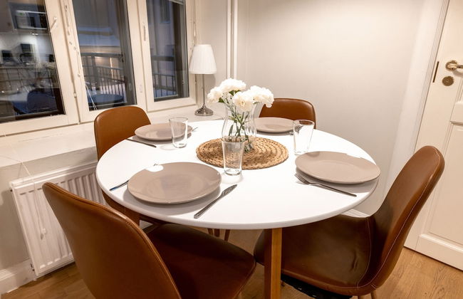 2ndhomes Center Home w Sauna & Balcony - Foto 6