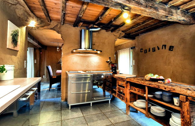 Relaxing Retreat Near Forests - Photo 10