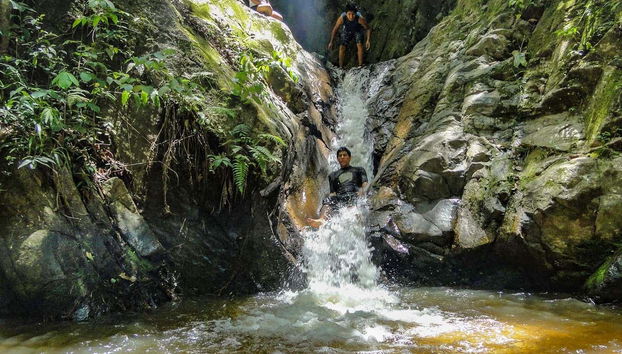 Baño en las cataratas Tres Reinas