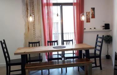 Beautiful Apartment on Las Ramblas with Port views - Photo 12