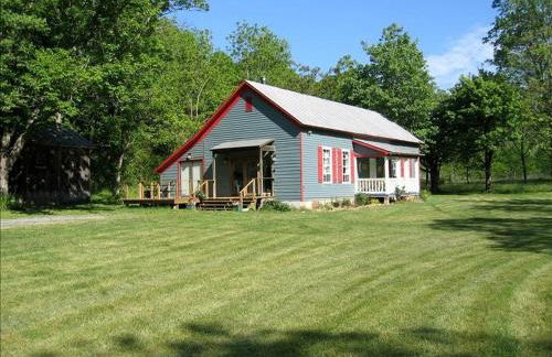 Pet-Friendly Cabin Rental for Family Getaway in Lexington, Virginia - Foto 1