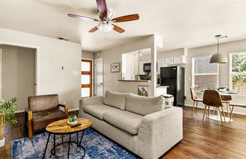 Serene SoCo Escape, Walk to Cafes and Free Parking - Photo 24