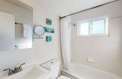 Deep Blue Seaside - Photo 3