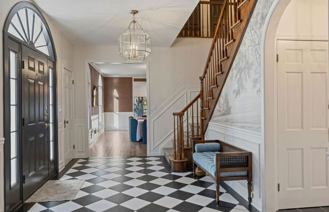 Elegant Spring Stay on Peaceful Retreat - Photo 26