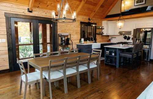 Arch Fun Cabin - Modern Cabin with Hot Tub, Games & Views - Foto 28