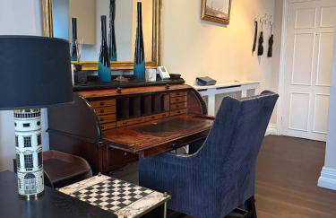 Charming and Full Of Character Apartment - Foto 12