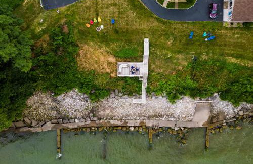 Cozy Lakefront Cottage - Foto 32