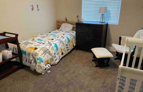 Family friendly 4-bdrm 3.5 bath w guest suite - Foto 17