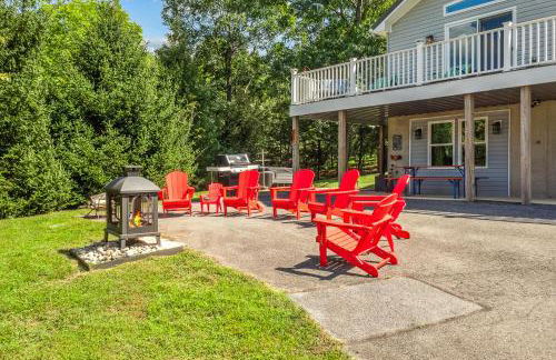 Trailblazer Lodge - Upscale, hot tub, trail, game room, wifi, fire pit, bar, pool table, king bed, view, pet friendly - Photo 45