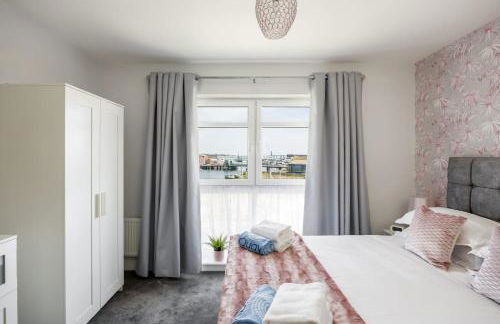 Sun-Soaked- Charming Views Overlooking the Harbour - Photo 12