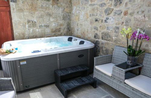 The Rockpool - private hot tub and sea views - Photo 4