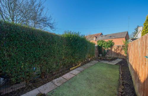 Central Townhouse Wolverhampton - Sleeps 8 - Ideal for Contractors & Families - Foto 30