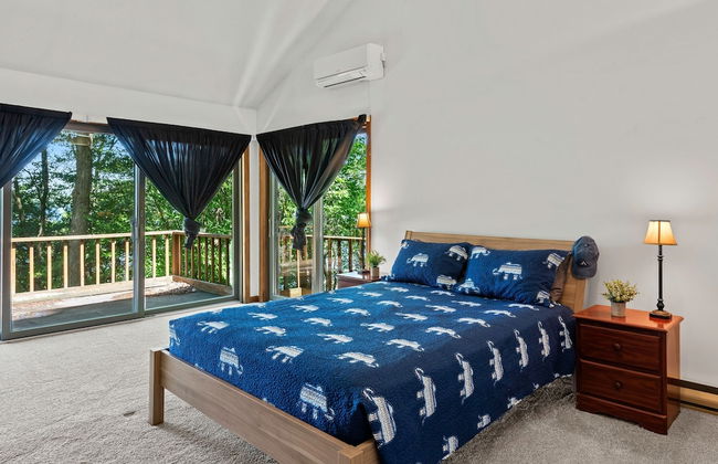 Marina Village by Avantstay Walk to Lake Marina Balcony Patio - Photo 13