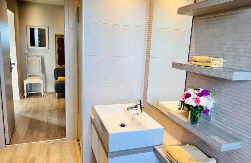 Holiday Home Villa Tante Alice Meerblick Komfort Villa Alleinlage mit Aufzug Jacuzzi Dampfb by Interhome - Foto 20