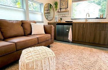 Tiny House Rental in Asheville, NC - The Bat Shack - Foto 1