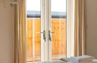 Stylish 2-Bedroom Stay with All Comforts of Home # 2 - Foto 2