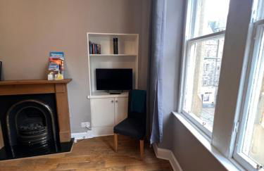 John Knox's Apartment on Edinburgh's Royal Mile - Photo 8