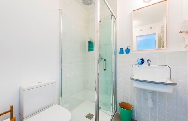 Be Mate Gran Vía Suites - Photo 70