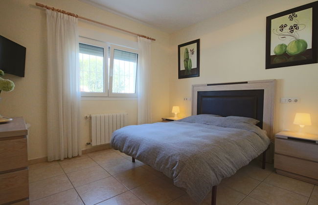 Sunny 3BR Villa w/ Endless Views & Heated Pool - Walk to Beach & Dining - Foto 6