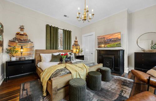 Bourbon-themed home w arcade & hot tub for groups - Foto 57