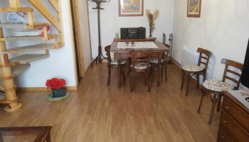 Pequeño adosado de montaña con terraza - Foto 4