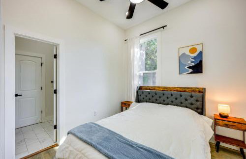 1 Mi to Dtwn San Antonio Sleek Bungalow with Yard! - Foto 17