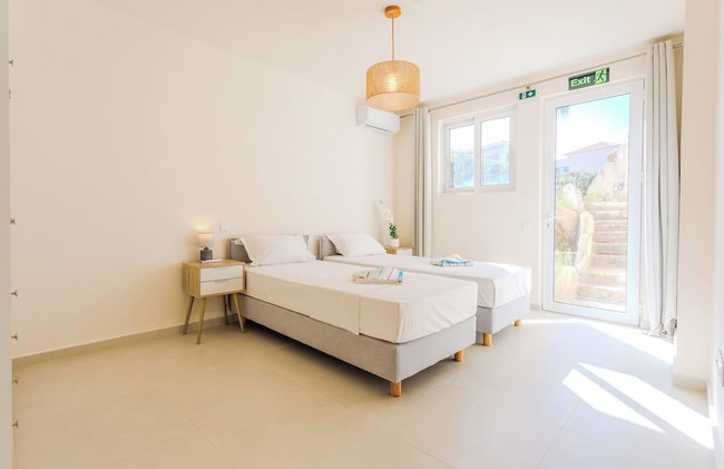 Resitour - Chania Aphrodite Beachfront - Photo 26