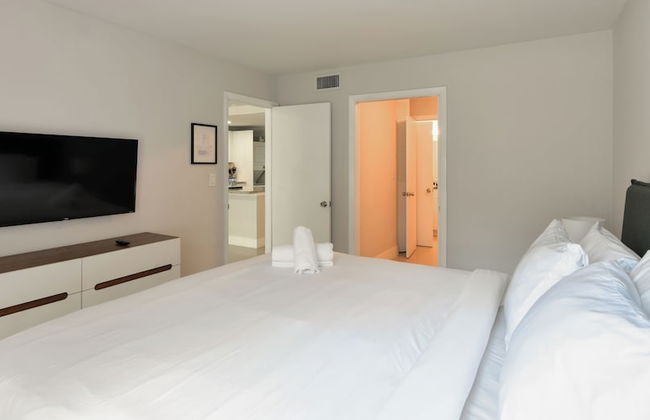 Artrageous on the river By RocketStay - Photo 79