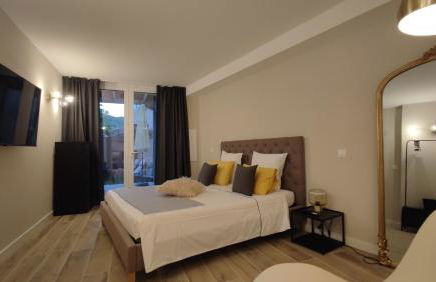 Instant Plaisirs - T2 60m2 avec Terrasse et Balnéo privative - Foto 8