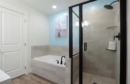 Adventure Base Camp Pet Friendly with Resort Living Pool, Arcade, Pickle-ball - Foto 28