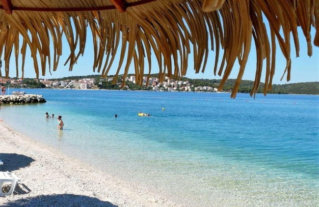 Villa Mendula Trogir - Luxury villa by the beach - heated pool - lush green garden - Photo 95