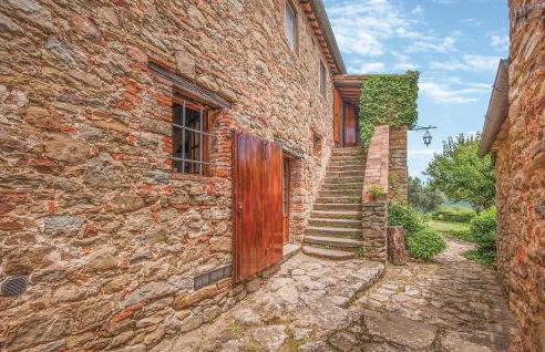 Amazing Home In Bucine Ar With Kitchen - Foto 8