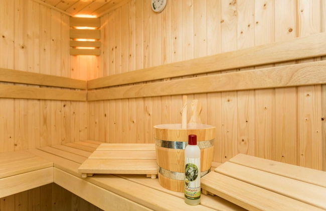 Modern Villa With Wellness in Limburg - Photo 21