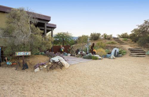 Jackalope Junction-Pool, Hot Tub, Fire Pit, BBQ & Desert Views! home - Foto 32