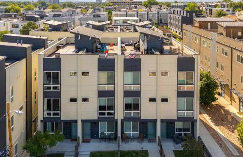 Rooftop Deck and Hot Tub Walkable Denver Townhome - Foto 31