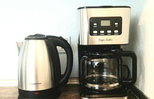 Gelbe Koffer - Großes 3 SZ Apartment Homburg - 1 km Uniklinik - bis 6 Pers - Balkon - Parkplatz - Self-Check-in - Foto 19