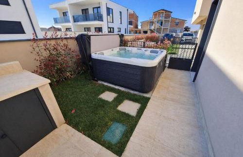 House with private jacuzzi near Umag - Photo 2