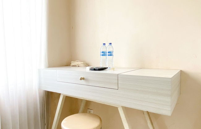 Cozy Stay Studio Tamansari Mahogany Karawang Apartment - Photo 14