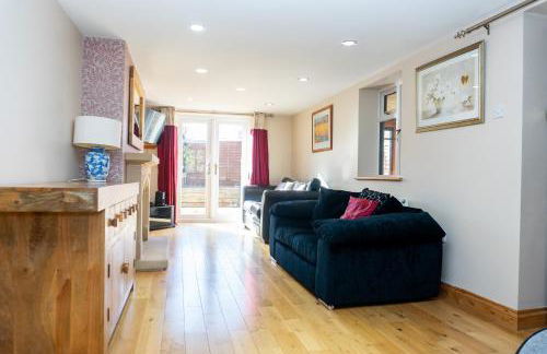 Cosy 3 Bed Cottage-Gloucester-Parking-Garden-Free Hot Tub Weekends-Work or Leisure - Foto 20