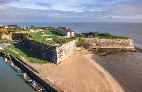 Maison Agréable avec Jardinet - Foto 27