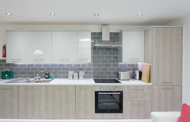 Live in Leeds Greenhill Bungalows - Photo 46