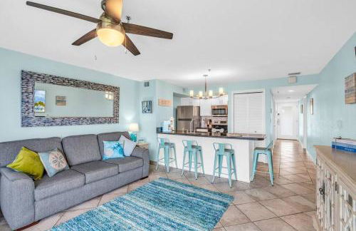 Bright 2BR Condo with Breathtaking Ocean View - Foto 25