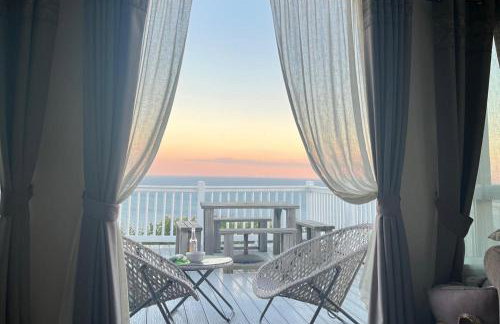 SeaView Sleeps 4to6 Pet friendly Parking - Photo 21