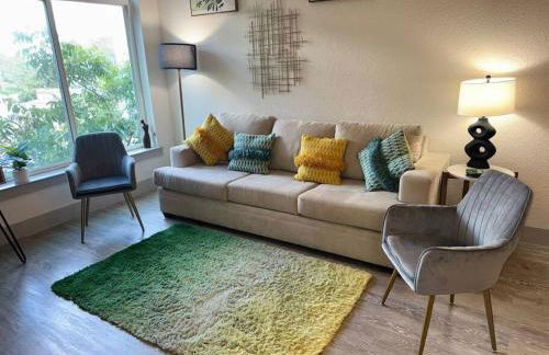 Beautiful Condo on Riverwalk King Suite w Free Parking Pet Friendly Centrally Located on the Riverwalk - Foto 2