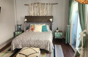 Urban Beach Getaway 2 - Photo 3