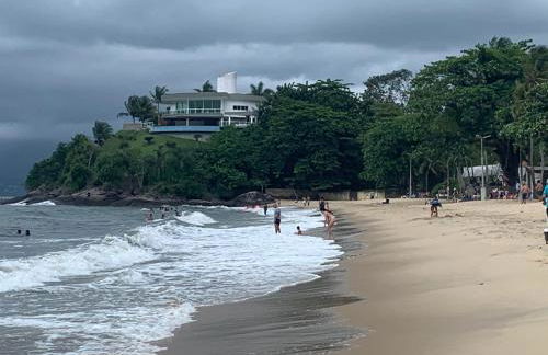 Praia das Cigarras São Sebastião a 50 metros da praia - Wi-Fi - 500 Mega - Foto 42