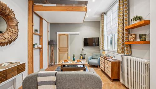 Eiffel Tower & Champs-Elysees - Paris Vacation Rentals - Foto 2