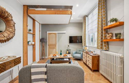 Eiffel Tower & Champs-Elysees - Paris Vacation Rentals - Foto 2