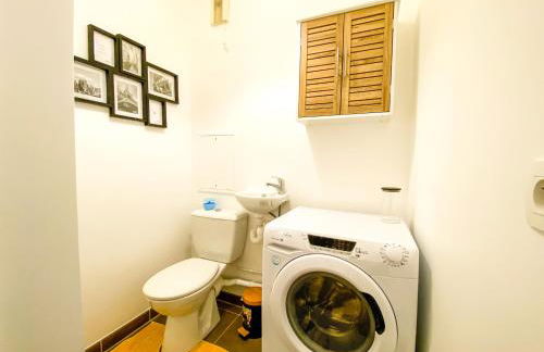 The Golden House * Parking * Garden - Foto 13