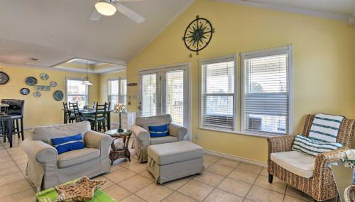 Walk to Galveston Beach Pet-Friendly Home with Deck - Foto 5